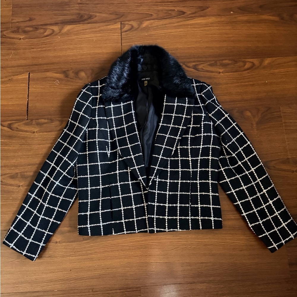 Nine West Women’s Black and White Jacket Faux Fur Collar Size 16